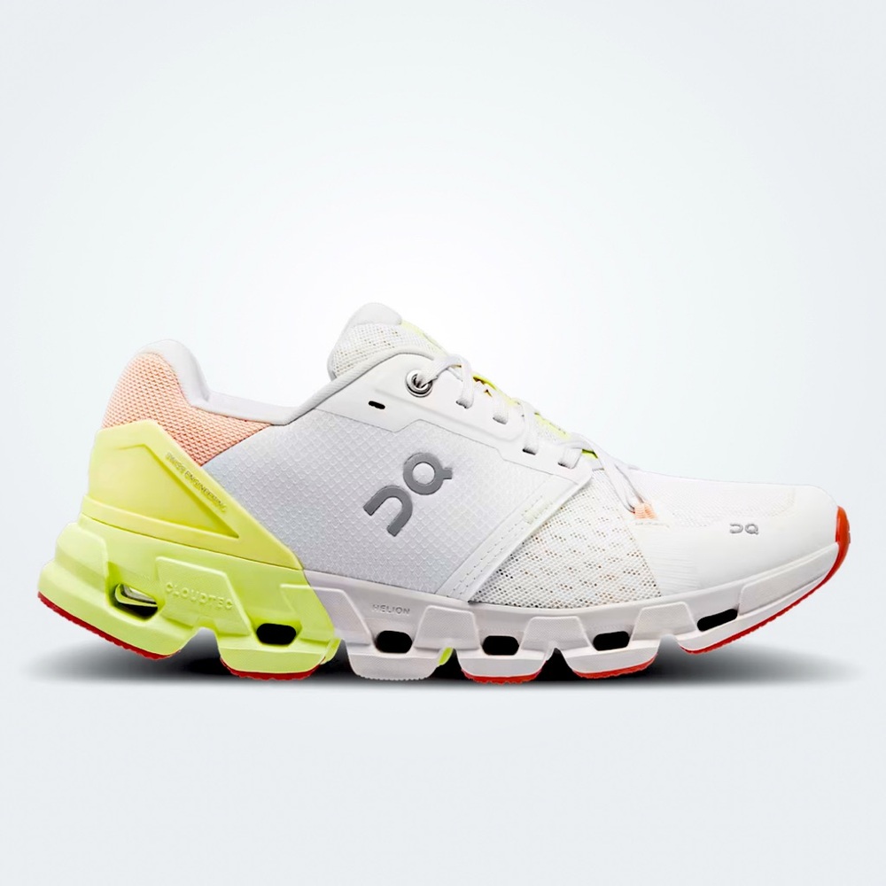 On Running Women’s Cloudflyer Shoes Size 9
